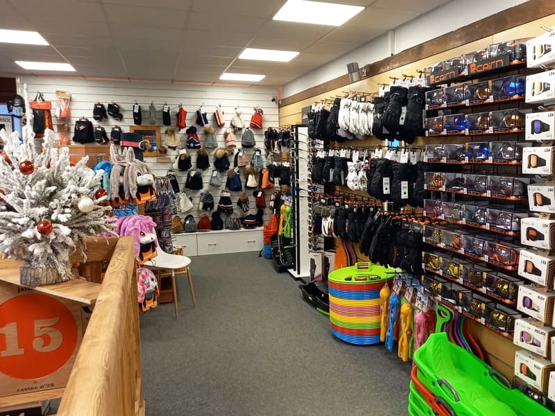 Verleihshop Marin Sports in 2804 Route de la Cry Cuchet - Pied des Pistes, Combloux