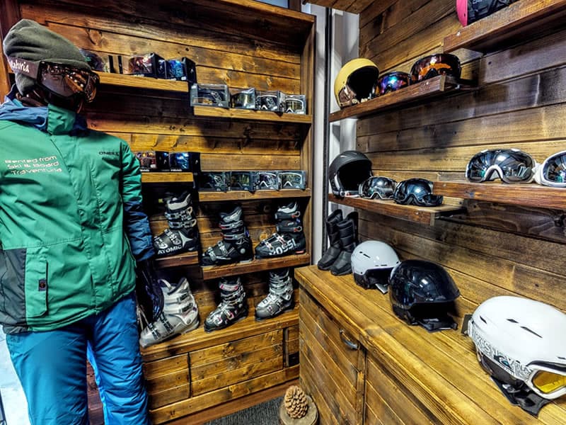 Verleihshop Ski & Board Traventuria - Ski Bansko in 92E Pirin Str. (Pirin Palace Hotel), Bansko