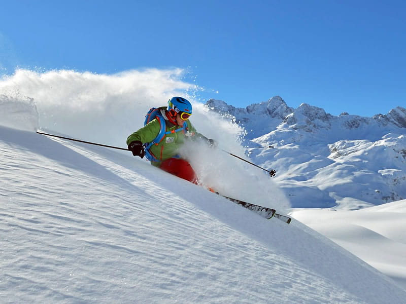 Verleihshop Skischule A-Z in Bahnhofstrasse 162a, Pettneu