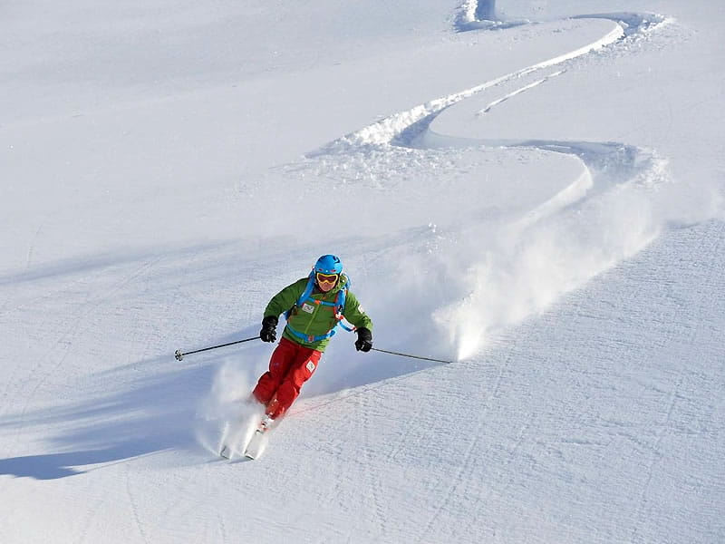 Verleihshop Skischule A-Z in Bahnhofstrasse 162a, Pettneu