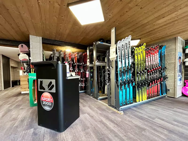 Verleihshop Alpina Ski Shop in Batiment Club Alpina - Rue des Hauts du Crey, Champagny en Vanoise