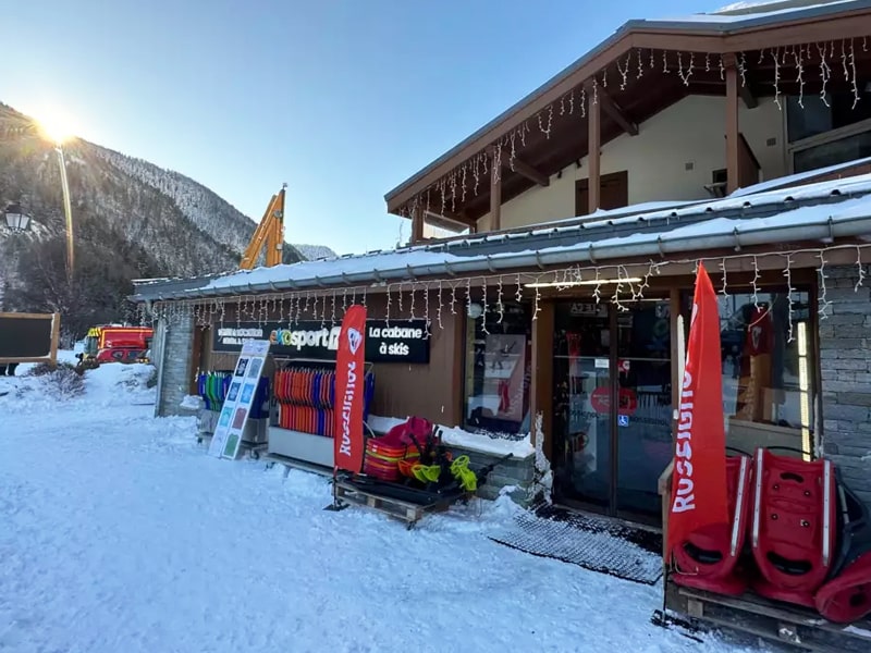 Verleihshop Ekosport-Rent La Cabane à Skis in Bâtiment la Norma Le Village, La Norma