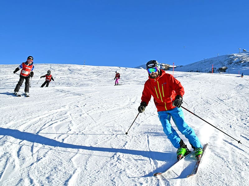 Verleihshop Top Secret Ski- und Snowboardschule in Brämabüelstrasse 11, Davos-Platz