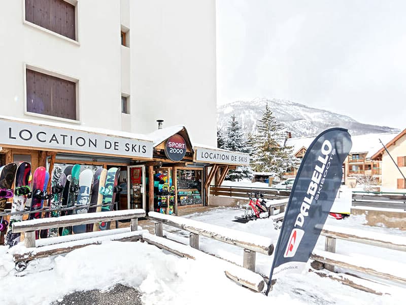 Verleihshop Sport’s Mountain in Centre Cial L'Aravet-VILLENEUVE la Salle, Serre Chevalier Villeneuve