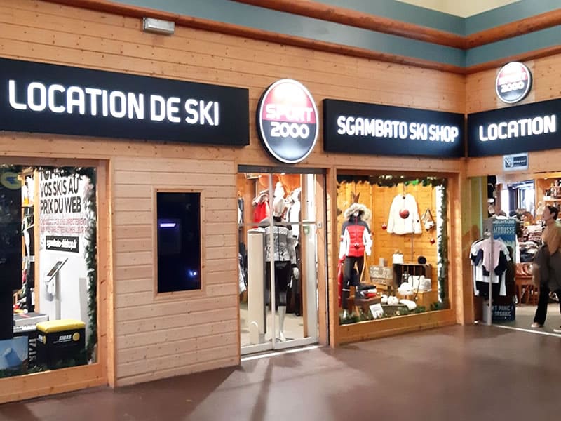 Verleihshop Sgambato Ski Shop in Centre Commercial la Roche Béranger, Chamrousse