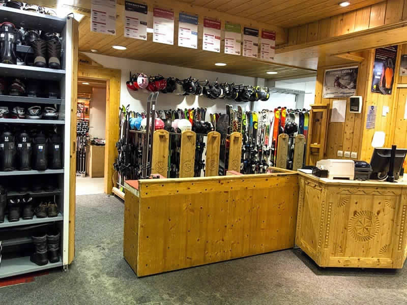 Verleihshop Snow Sports in Centre Commercial Les Bruyères, Les Menuires Reberty