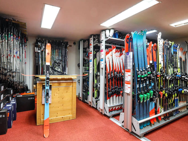 Verleihshop Sportneige - Sport & Mode in Centre Village - 38, place des Martyrs, Villard de Lans