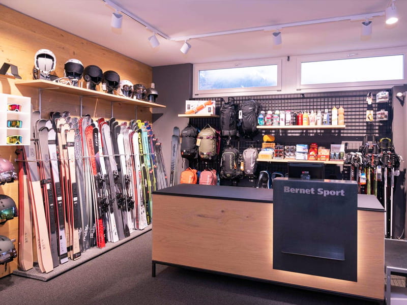 Verleihshop Bernet Sport in Dorfstrasse 128, Grindelwald