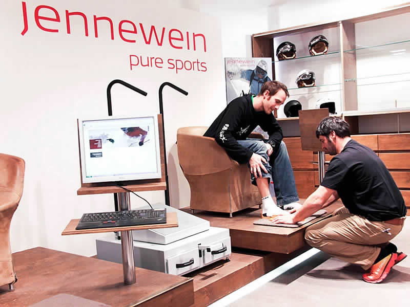 Verleihshop SPORT 2000 Jennewein in Dorfstrasse 2, St. Anton am Arlberg