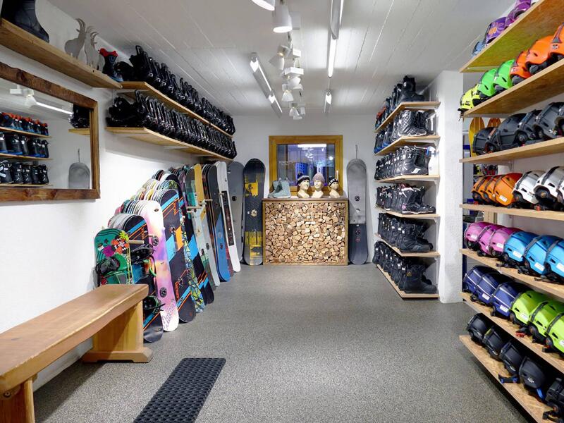 Verleihshop Wannihorn Sport in Dorfzentrum Grächen 169, Grächen