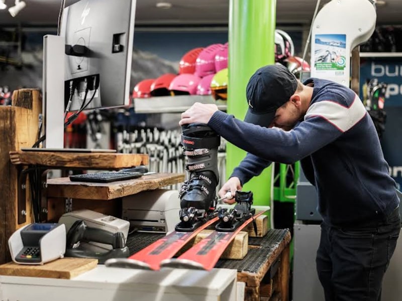 Verleihshop Burgener Sport in Fiescheralp [direkt neben Luftseilbahn], Fiesch