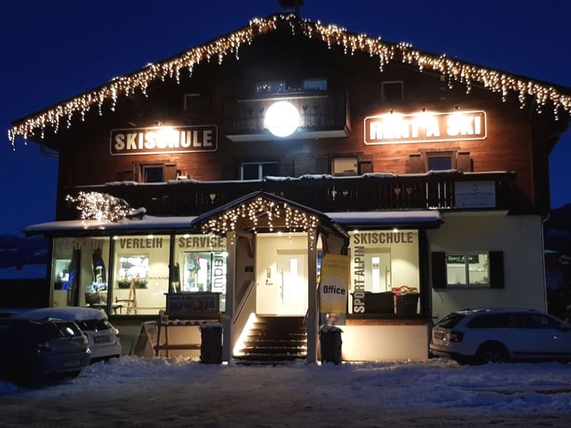 Verleihshop SPORT 2000 Areit in Flugplatzstrasse 16, Zell am See