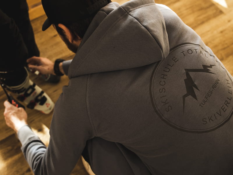 Verleihshop Skischule Skiverleih Total in Glungezerstrasse 17, Tulfes