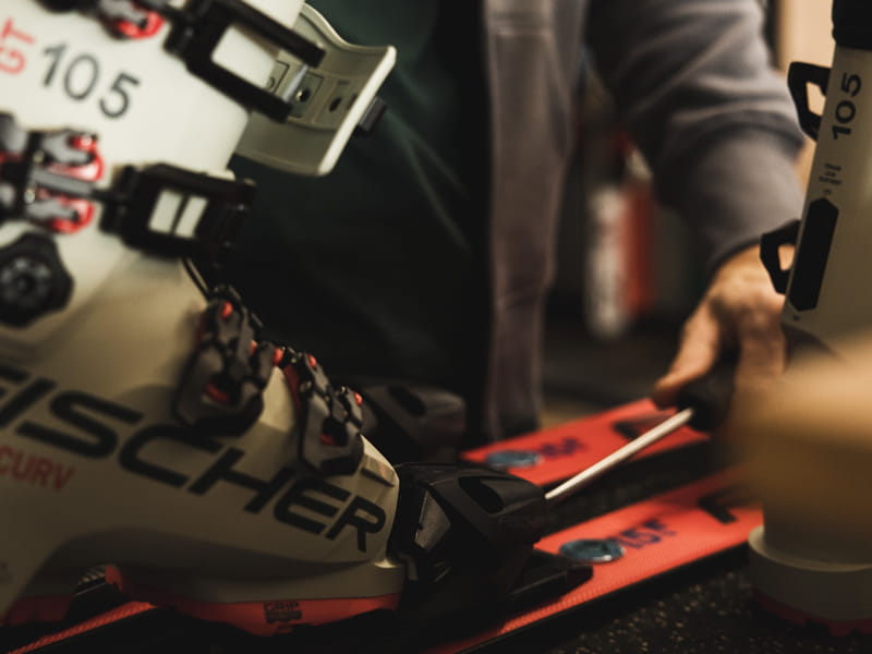 Verleihshop Skischule Skiverleih Total in Glungezerstrasse 17, Tulfes