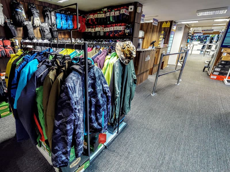 Verleihshop Ski & Board Traventuria - Ski Borovets in Hotel Ela, Borovets