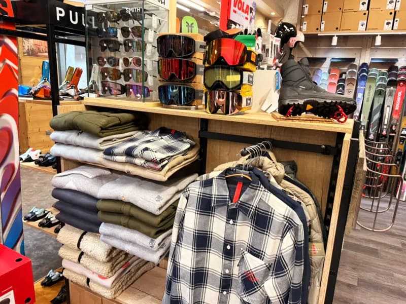 Verleihshop Ekosport-Rent Ski Service in Le Tavels Front de Neige, Galerie Marchande, Isola 2000