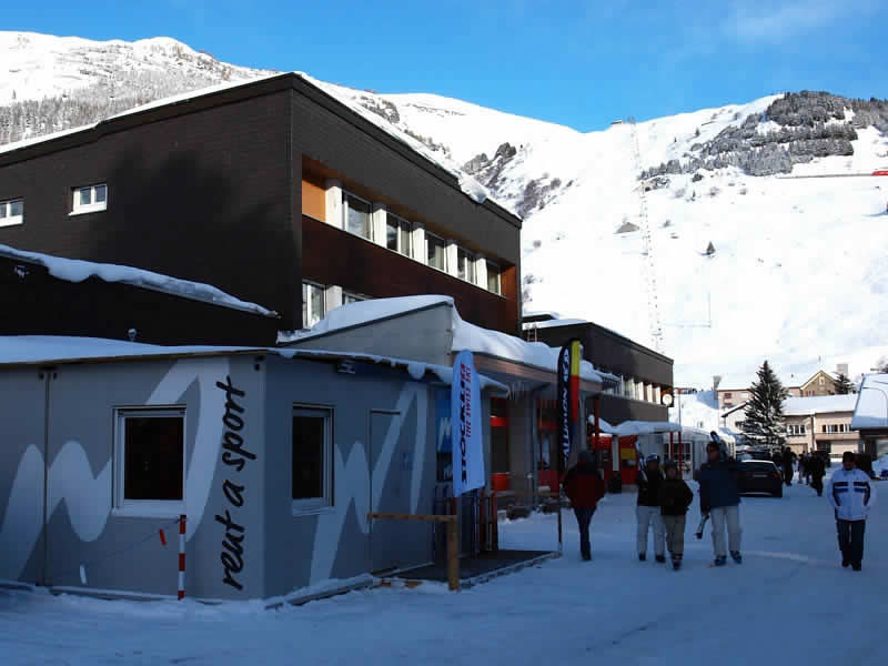 Verleihshop Meyer's Sporthaus in Mietcenter am Bahnhof, Andermatt