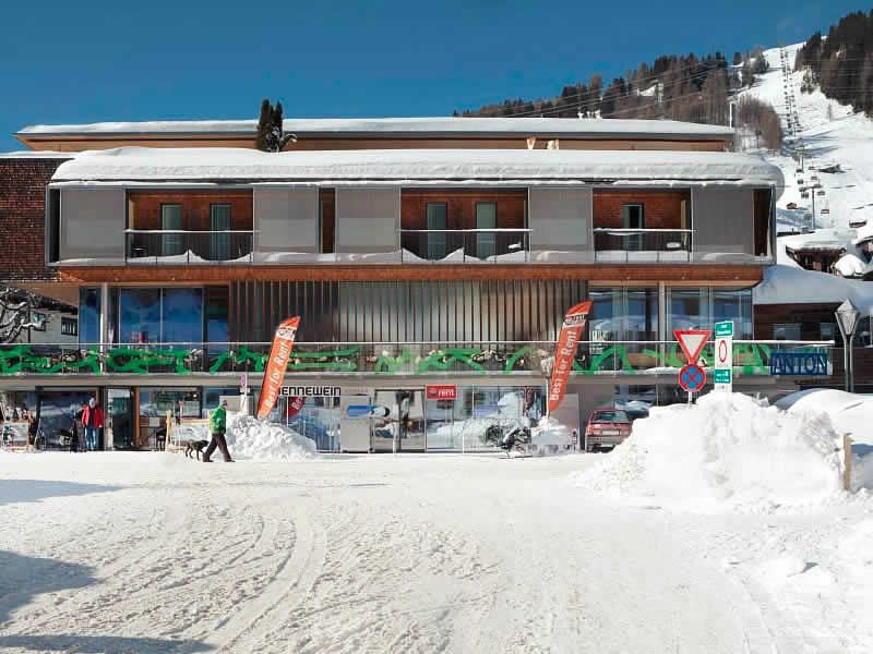 Verleihshop SPORT 2000 Jennewein Dorf in Neben Galzigbahn Talstation im Hotel Anton, St. Anton am Arlberg