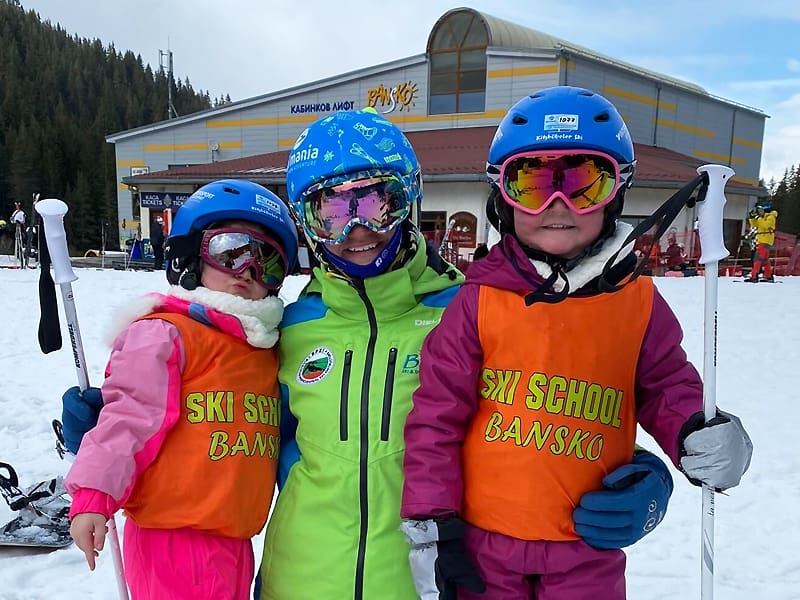 Verleihshop Ski Mania Bansko - Ski and Snowboard School in Pirin Str. 92A, Bansko