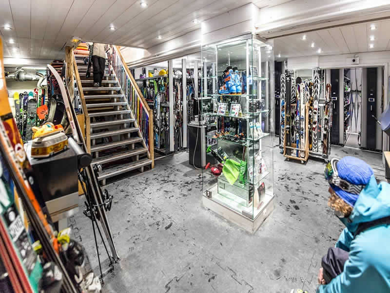 Verleihshop Boraso Sport in Place des Dolomites, Val d Isere