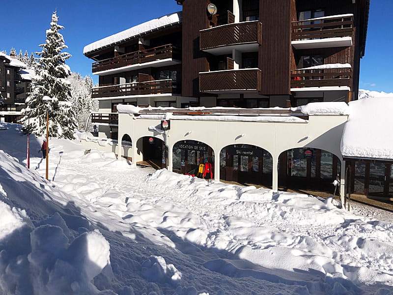 Verleihshop Auben Ski in Praz des Esserts, Morillon 1100