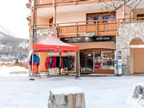 Verleihshop SPORT 2000 Altitude in Serre Chevalier Le Monetier-Les-Bains, Résidence le château - Route de Grenoble Verleihshop SPORT 2000 Altitude in Serre Chevalier Le Monetier-Les-Bains, Résidence le château - Route de Grenoble