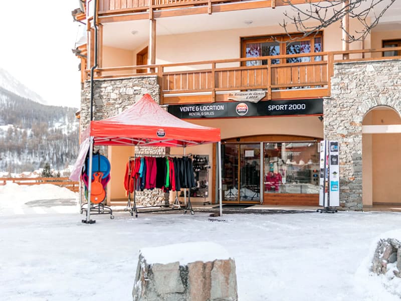 Verleihshop SPORT 2000 Altitude in Résidence le château - Route de Grenoble, Serre Chevalier Le Monetier-Les-Bains