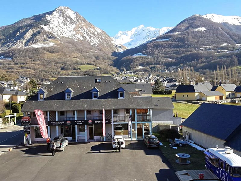 Verleihshop Altitude Ski Service in Résidence Monblanc - 39 Avenue du Barège - Esquièze-Sère, Luz-Saint-Sauveur