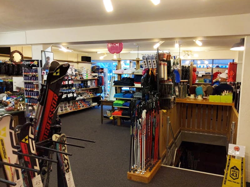 Verleihshop SPORT 2000 Azzurra Sport in Riedstrasse 10, Zermatt