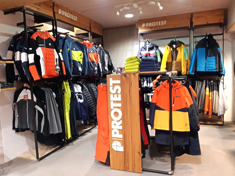 Verleihshop Antonin Sports in Route du télécabine - 89, Route de la Vallée du Bouchet, Le Grand Bornand