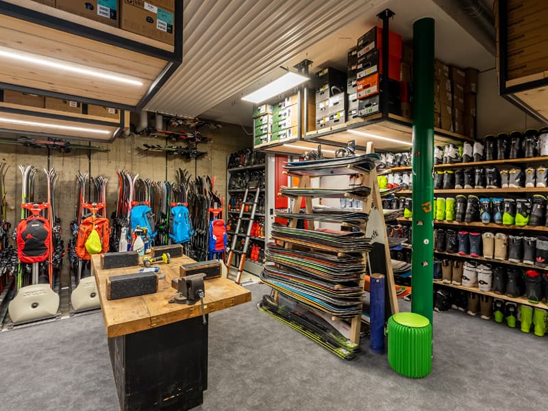 Verleihshop Backside Verbier in Rue de Ransou 191b, Verbier