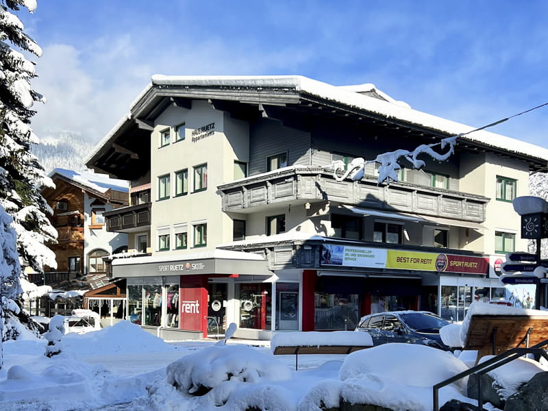 Verleihshop SPORT 2000 Ruetz in Schulgasse 1, Westendorf