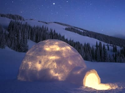 Schlafen im Iglu in den Bergen