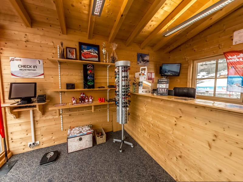 Verleihshop Montes Ski & Bike Sport in Speckbacherstrasse 75, St. Johann i. Tirol
