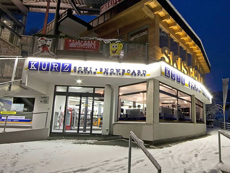 Verleihshop Skiverleih Kurz in Talstation Bergbahn Hopfgarten, Hopfgarten im Brixental