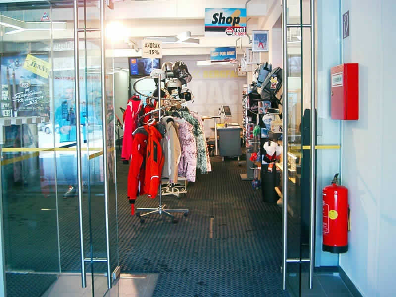 Verleihshop Dachstein Sport Janu in Talstation Krippensteinbahn [Obertraun], Obertraun/Hallstatt