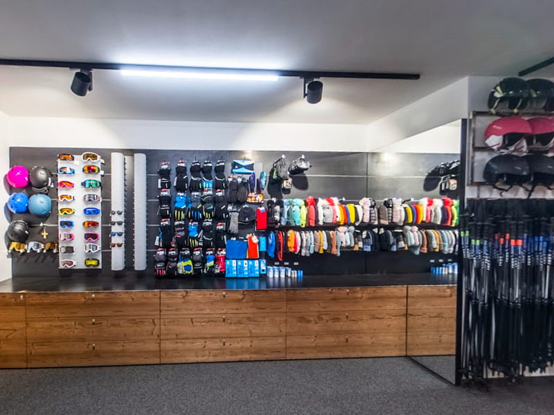 Verleihshop Sportservice Erwin Stricker in Via Petschied 2, Lüsen