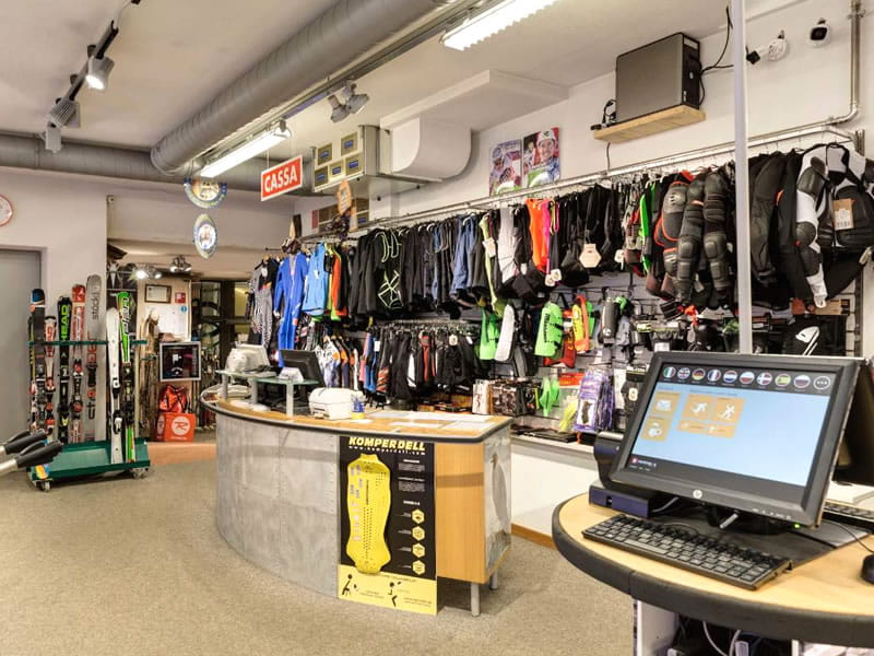 Verleihshop Zinermann Sporting in Via Plan, 21H, Livigno