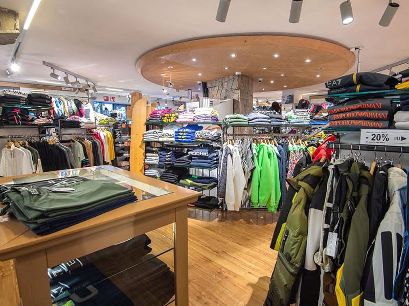 Verleihshop Zinermann Sporting in Via Plan, 21H, Livigno