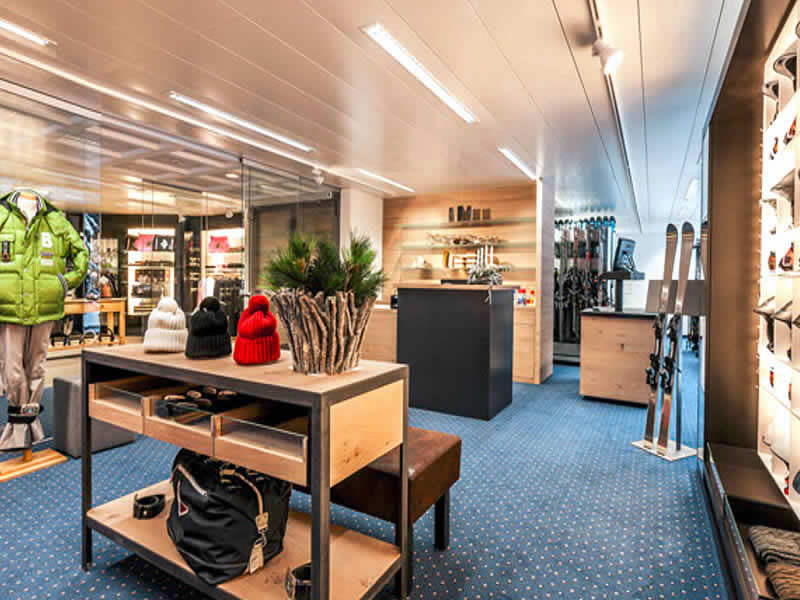 Verleihshop Carmenna Sport in Waldhotel National, Arosa